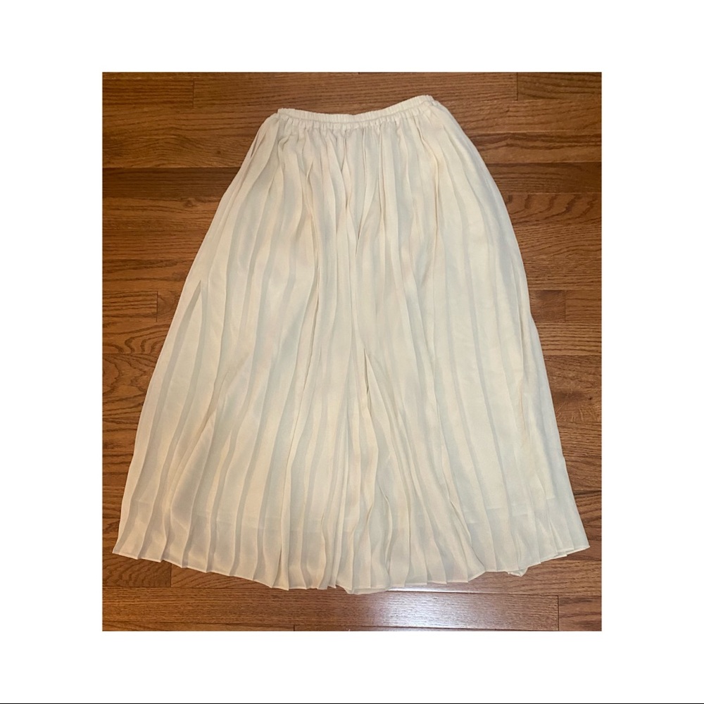 White Uniqlo Skirt